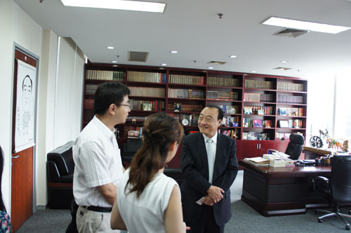香港大學(xué)、香港樹仁大學(xué)學(xué)生來我所參觀交流