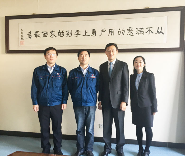 2015年11月2日，我所高級(jí)合伙人岳屾山律師、人力資源總監(jiān)肖蕊走訪我所顧問單位景津集團(tuán)——景津環(huán)保股份有限公司。